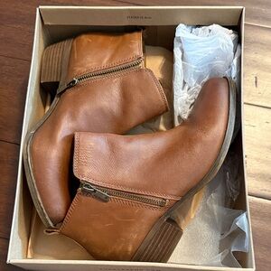 Lucky Brand Tan Leather Ankle Booties